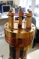 Sample holder for themrmal conductivity measurements